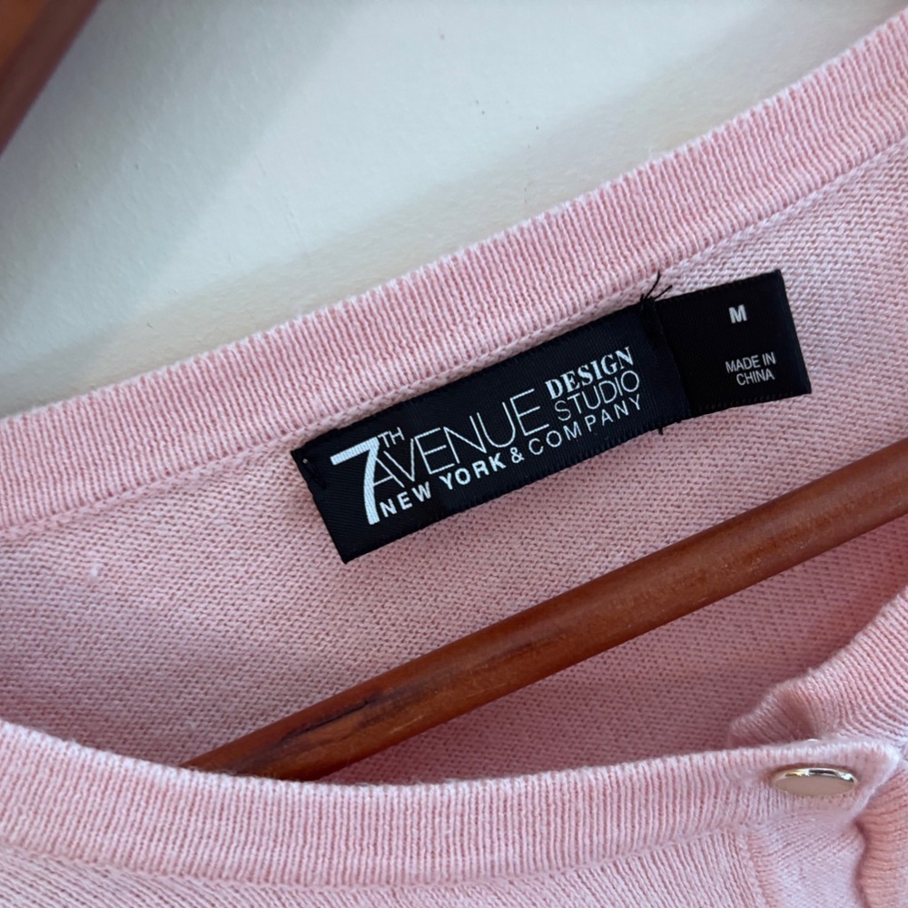 New York and Company Cardigan pink No flaws Size: Medium - Picture 4 of 4